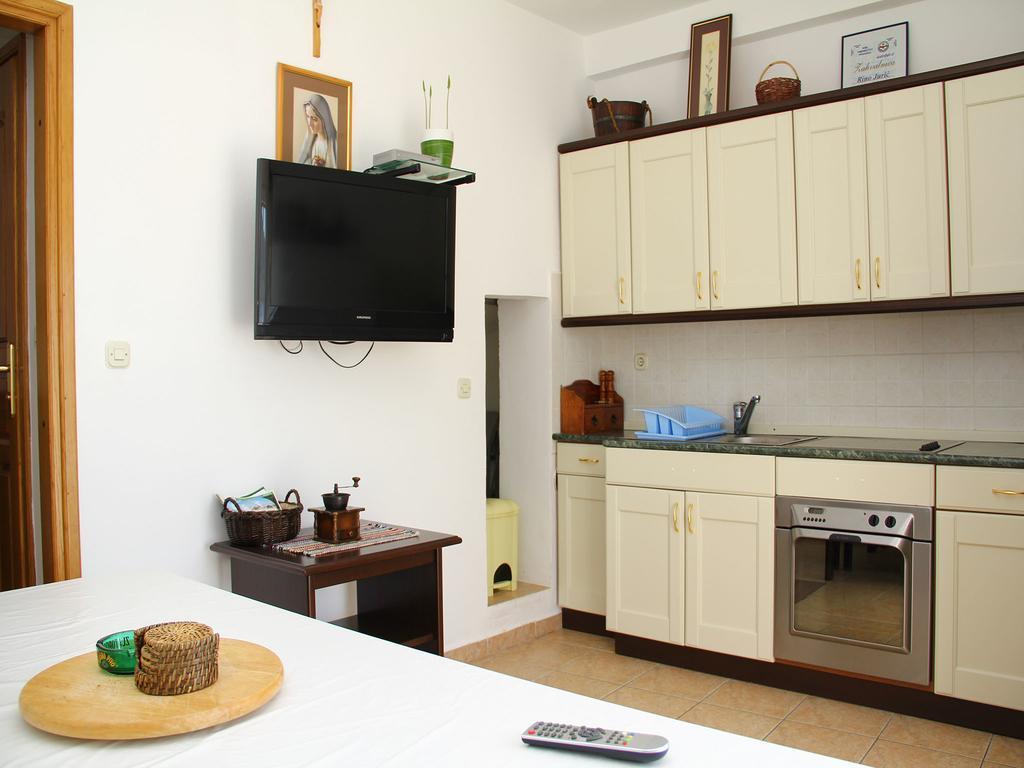 Holiday Home Blaz Primošten Rum bild